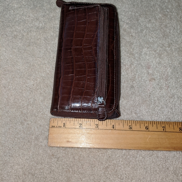 Liz claiborne wallet - Picture 14 of 15